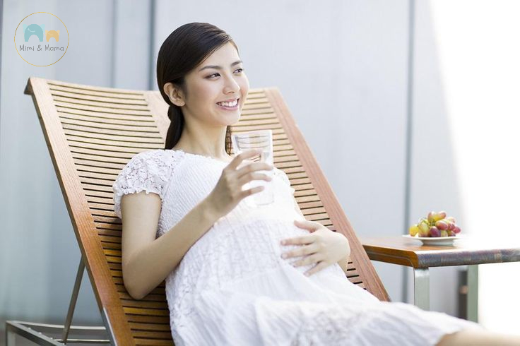 Uống đủ nước mỗi ngày