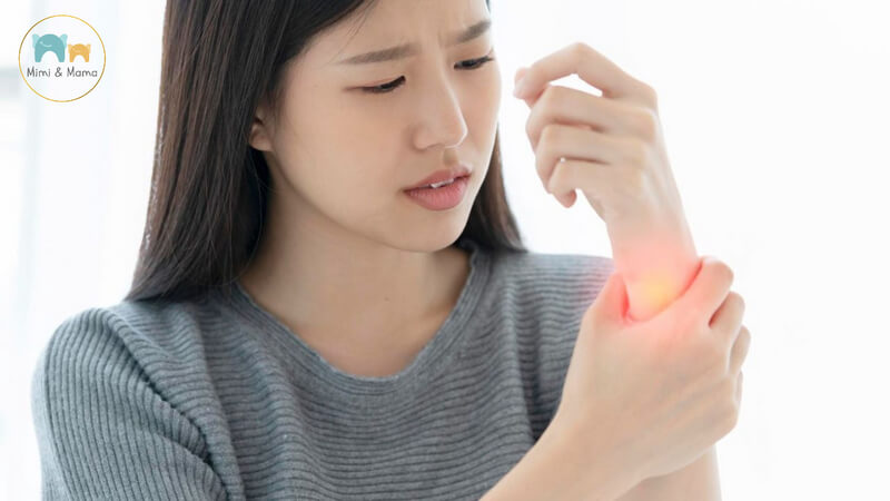 Dấu hiệu và triệu chứng điển hình khi bà bầu bị đau khớp cổ tay