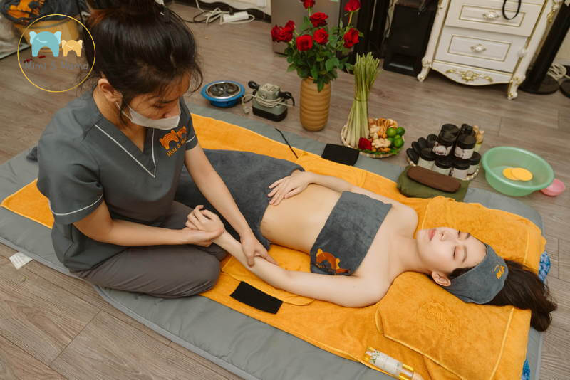 Massage sau sinh có tác dụng gì cho quá trình phục hồi của mẹ?