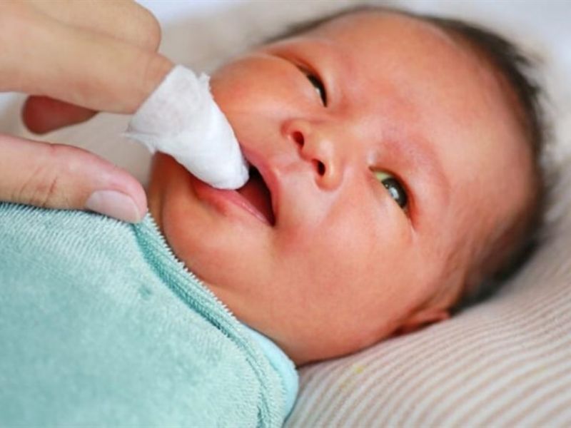 Những điều cần chuẩn bị trước khi tắm cho bé