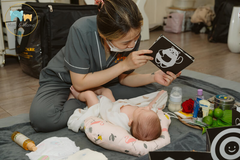 Thời điểm tắm thích hợp cho trẻ sơ sinh trong ngày