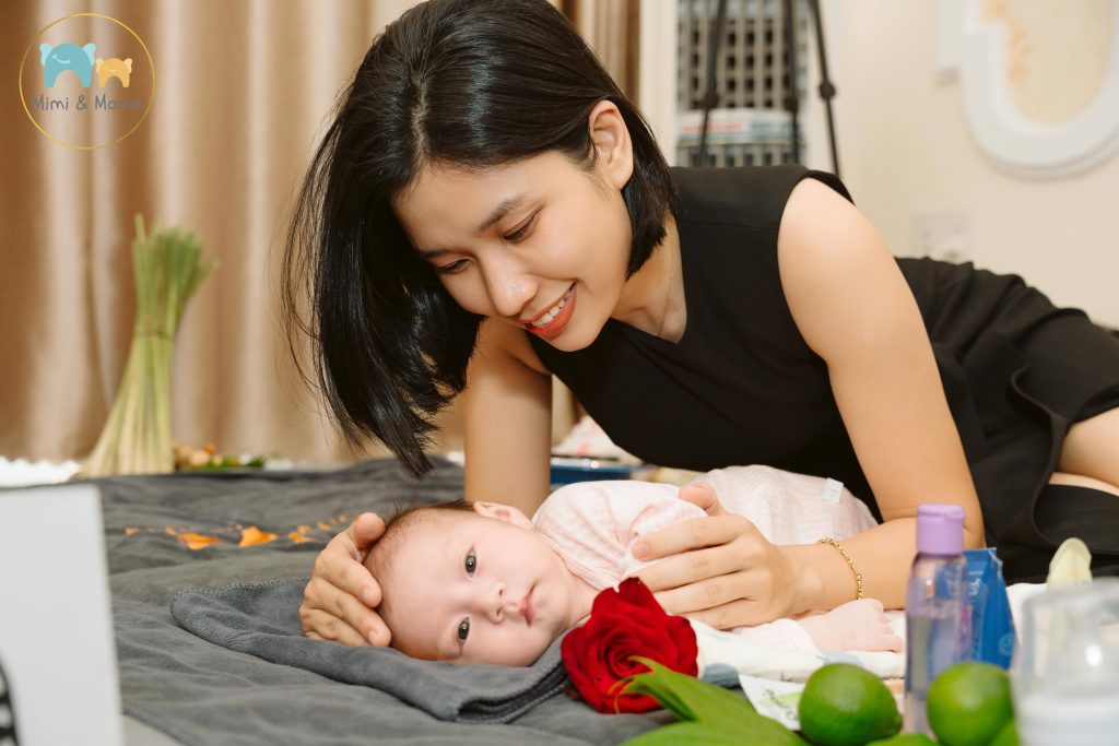 Vì sao mẹ sau sinh cần quan tâm đến sức khỏe tinh thần?