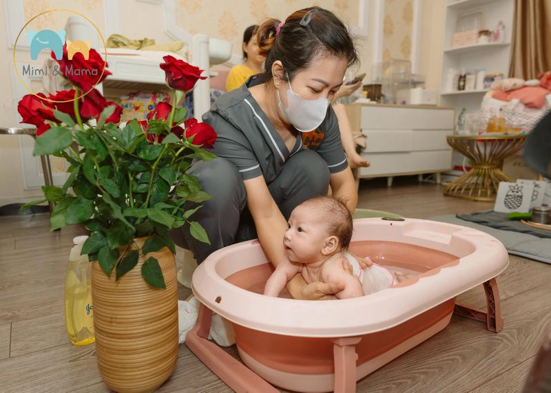 Khu vực phục vụ dịch cụ tắm bé tại nhà Tân Bình của Mimimama Care