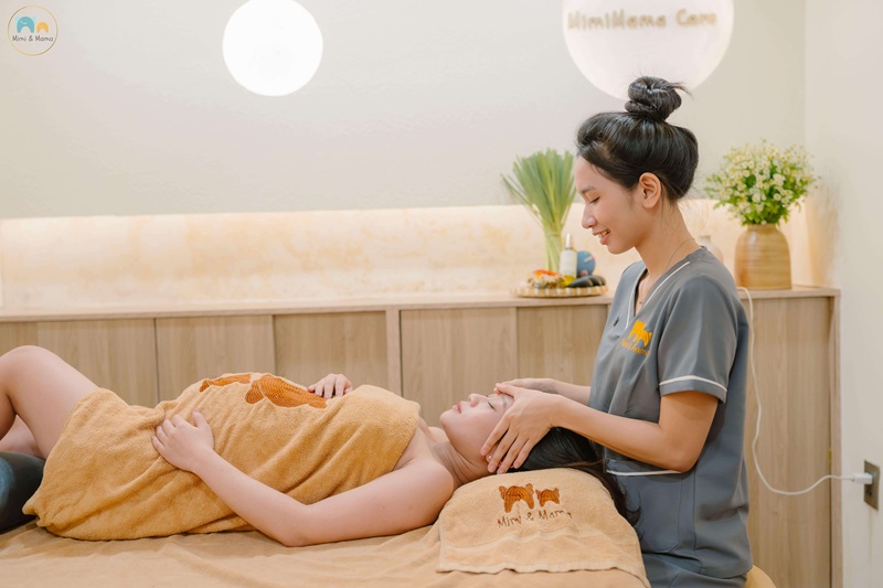 Massage Mặt Cho Bà Bầu Tại Mimimama CareMassage mặt cho bà bầu tại Mimimama Care